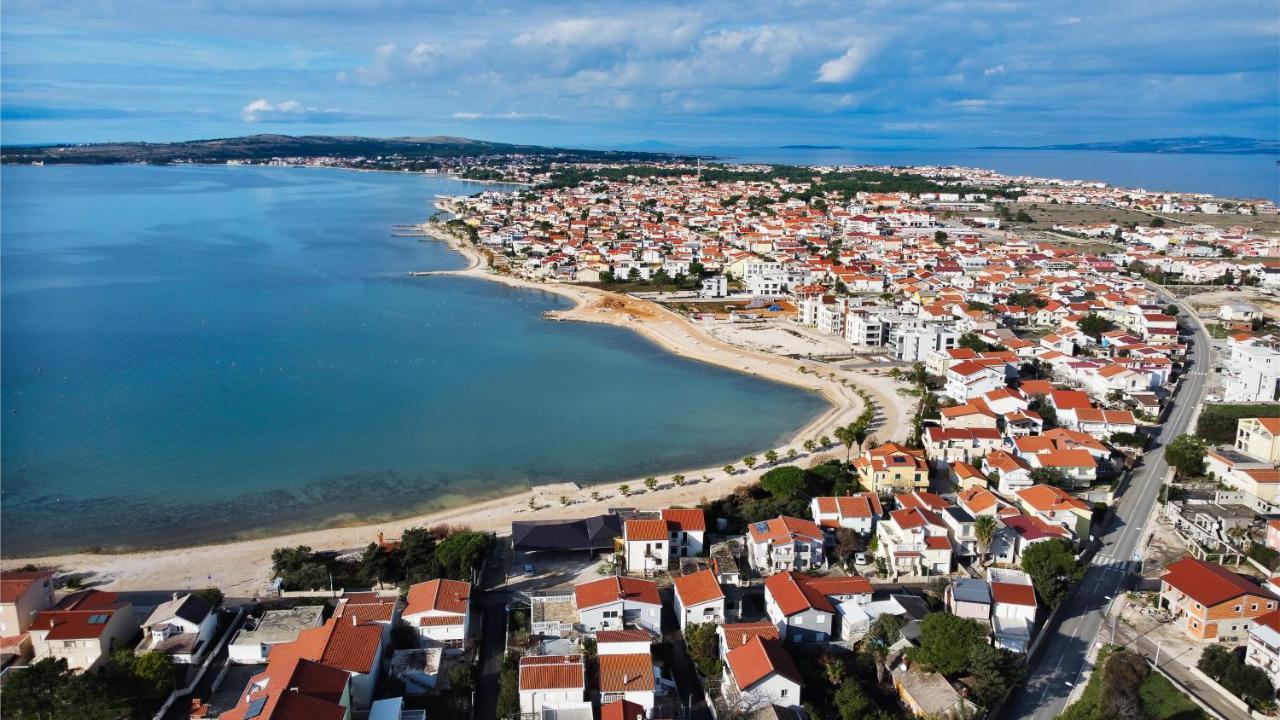 Number One Apartments Vir Εξωτερικό φωτογραφία