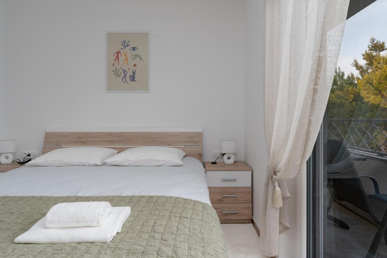 Number One Apartments Vir Εξωτερικό φωτογραφία