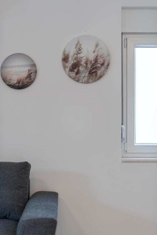 Number One Apartments Vir Εξωτερικό φωτογραφία