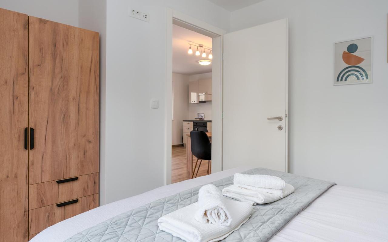Number One Apartments Vir Εξωτερικό φωτογραφία