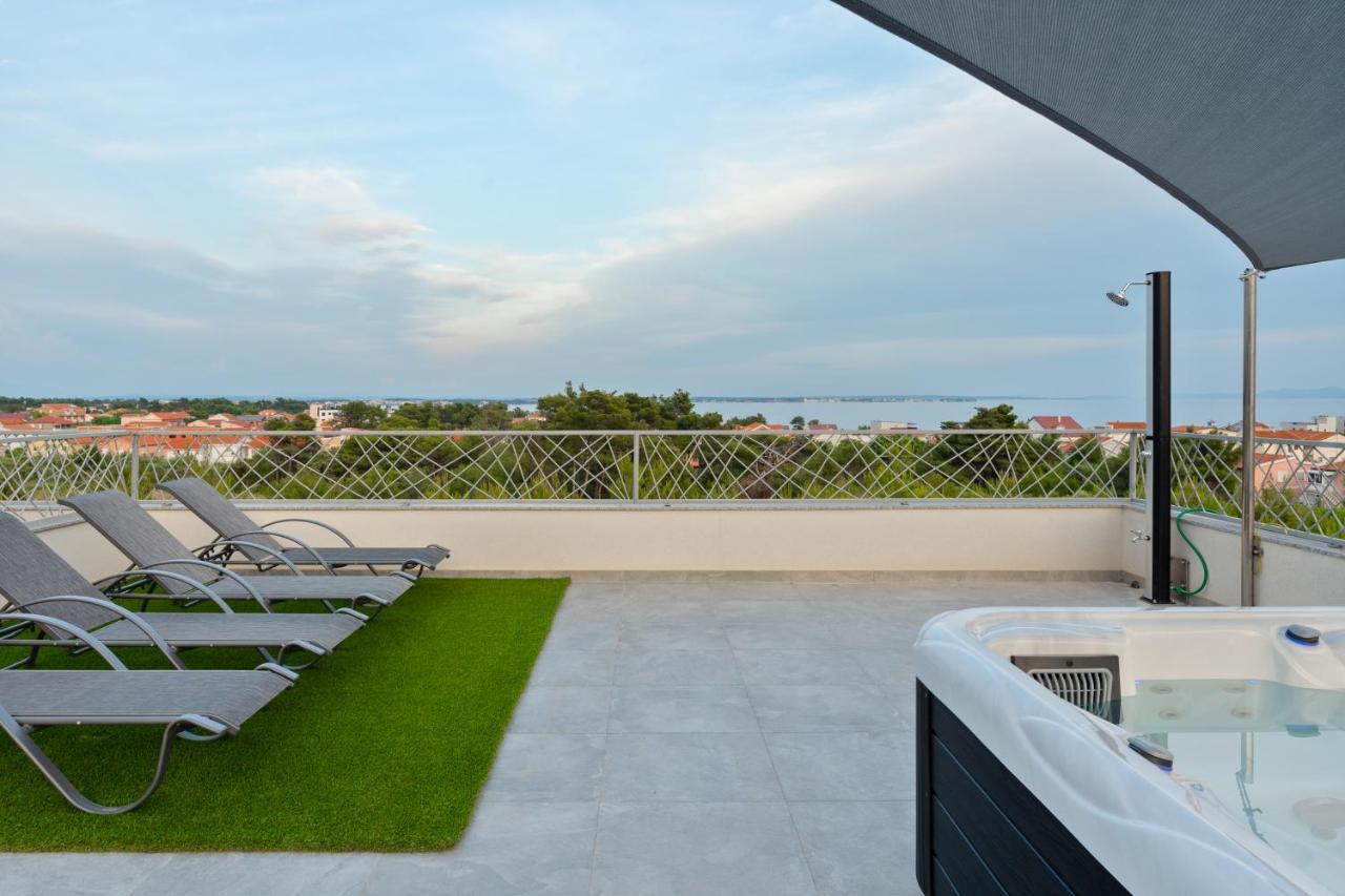 Number One Apartments Vir Εξωτερικό φωτογραφία
