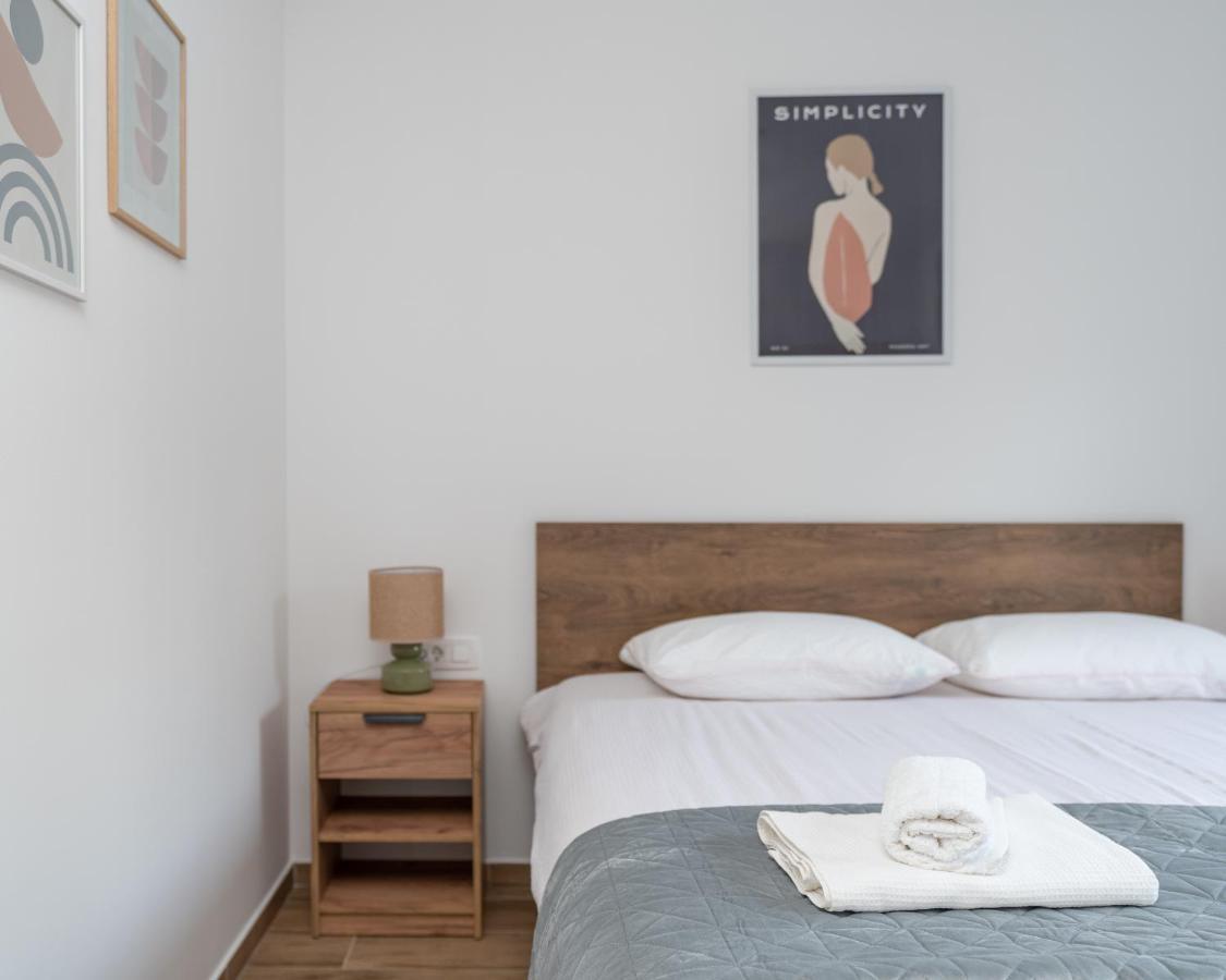 Number One Apartments Vir Εξωτερικό φωτογραφία